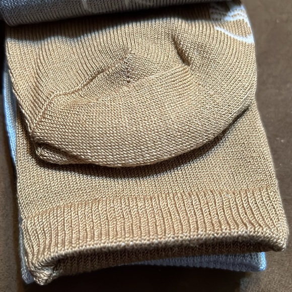 NWT Ladies’ Calvin Klein Soft Crew Socks - Picture 3 of 7